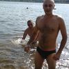  ,   Alex, 42 ,   