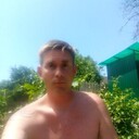  ,   Viktor, 33 ,  