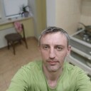 ,   Constantin, 42 ,   