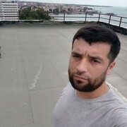  ,  Ikrom, 32