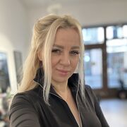   ,  Lesia, 39