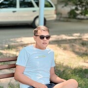  ,  Adlet, 33