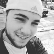  ,  Constantin, 32