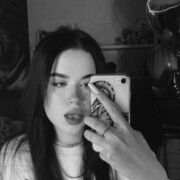  ,  Uliana, 24