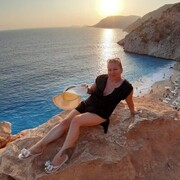  ,   Milana, 51 ,   ,   
