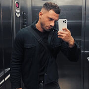  -,   Vlad, 25 ,   ,   , c , 
