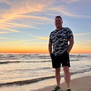  ,   Tomas, 42 ,   ,   , c , 