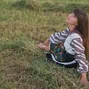  ,  Vika, 35