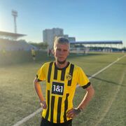  ,   Vlad, 32 ,   