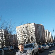  ,   Makcim, 51 ,  
