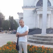 Asi vrea sa am o doamna serioasa sa korespondezi ku ea....!