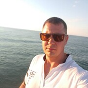  ,   Sergei, 35 ,   