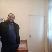   ,  Artur, 35