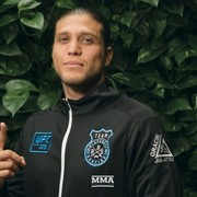  ,  Max, 33