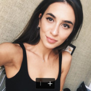  ,   Luna, 32 ,  