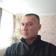  ,  Nik, 48