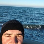  ,  Zamir, 33
