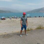  ,  Fayzullo, 32