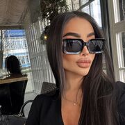  ,  Alexandra, 27