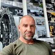 ,   Artur, 42 ,   ,   
