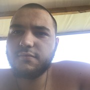  ,  Valik, 28