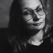  ,   Nina, 28 ,  