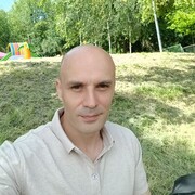  ,  Santa, 40