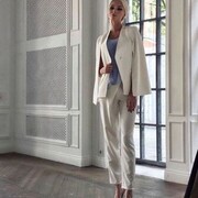  ,   Stella, 43 ,   ,   
