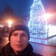  ,  Denis, 32