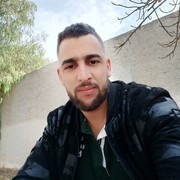  ,  Hicham, 42