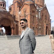  ,  Narek, 33