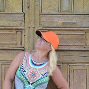  ,  Marina, 54