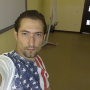  ,   Johnny, 33 ,   