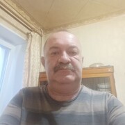    )))