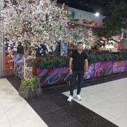  ,  Boss, 32