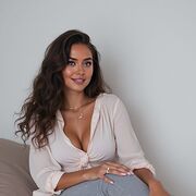  ,   Kira, 26 ,   ,   