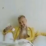  ,  Nik, 48