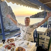  ,   Hakan, 43 ,   ,   