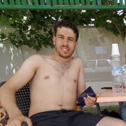  ,   Hassane, 29 ,   c 