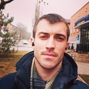  ,  Djon, 35