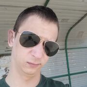  ,  Aleksej, 25