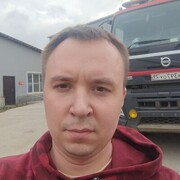  ,  Maxim, 37