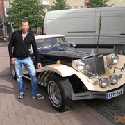  ,   Alex, 39 ,   