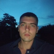  ,  Damian, 25