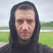  ,  Andrey, 33
