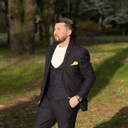  ,  Misha, 32