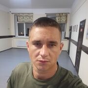  -,  Artem, 32