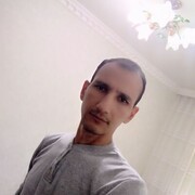  ,   Dowrik, 39 ,  