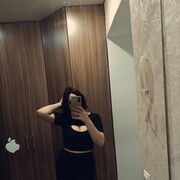  ,  Alina, 23