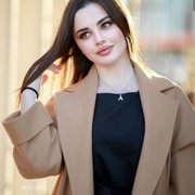  ,  Farangiz, 28